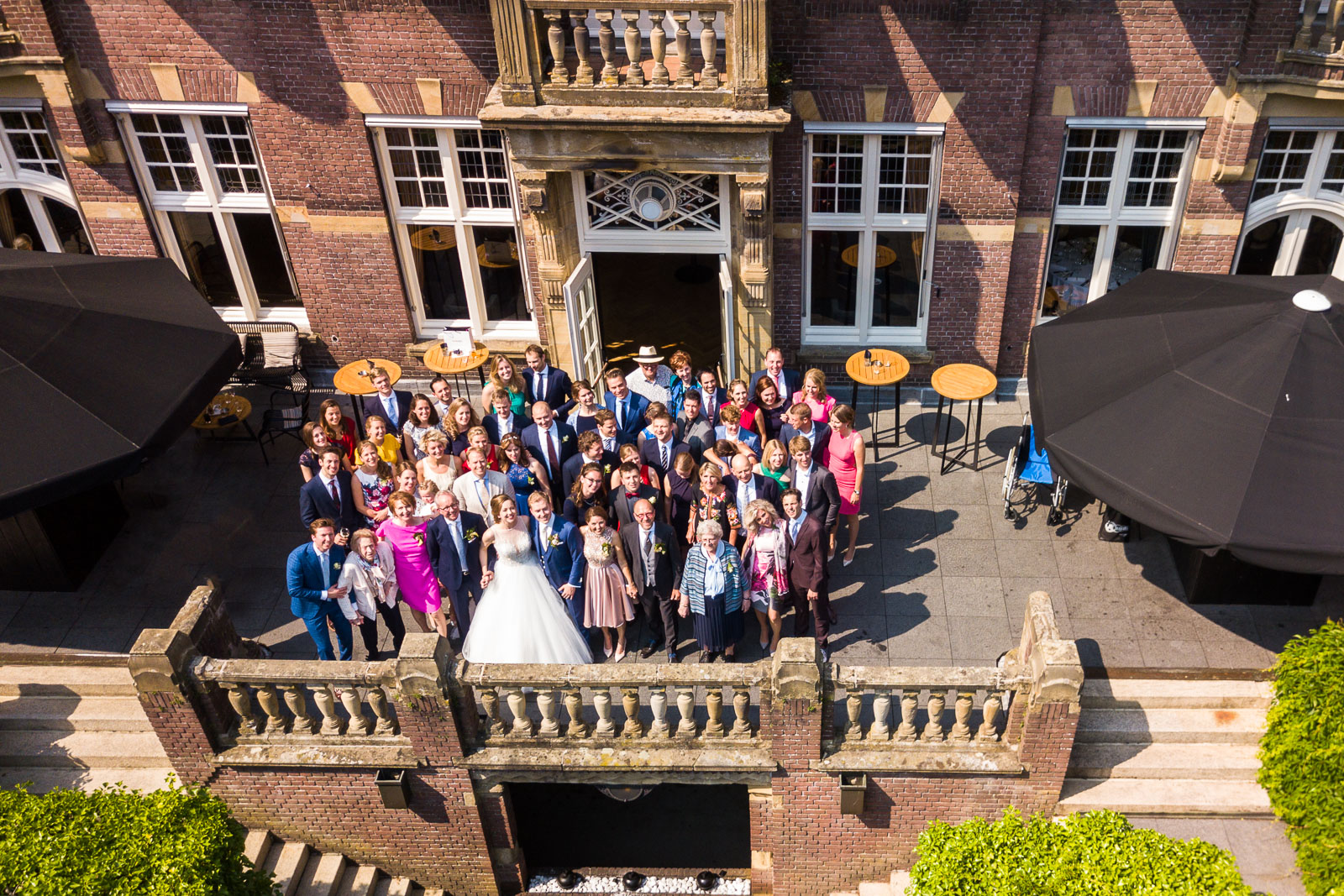 Kasteel Hooge Vuursche Groepsfoto Drone Bruiloft